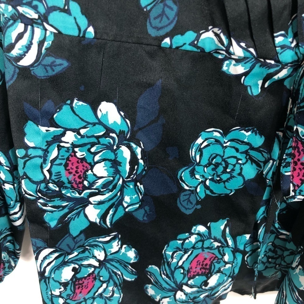 ModCloth‎ wrap top - Picture 6 of 10